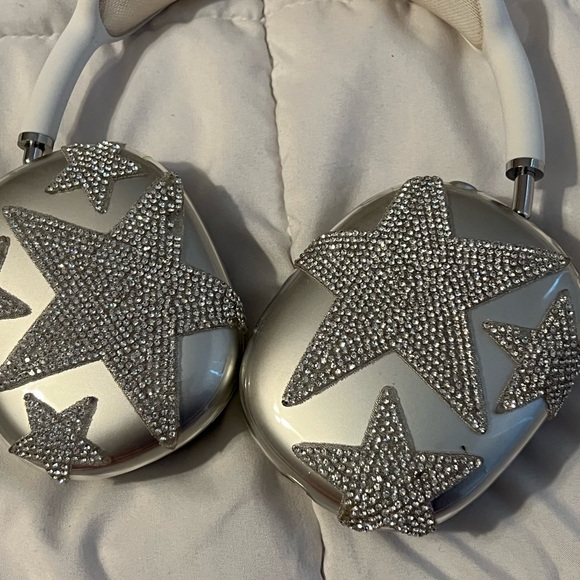 Silver AirPod Max Headphones - Picture 1 of 6